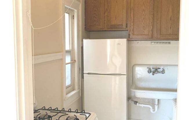 Studio, 1 bath, $820, Unit 408