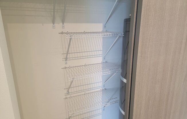 1 bed, 1 bath, 661 sqft, $1,690, Unit #412