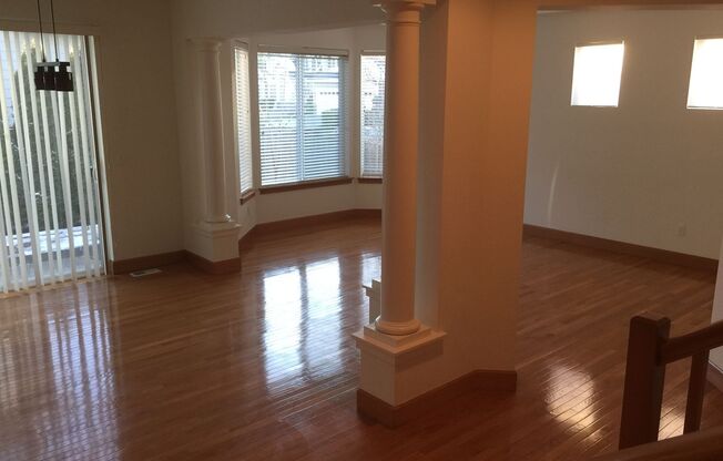 Beautifully Updated 4-Bedroom Home in Desirable Lynnwood Neighborhood