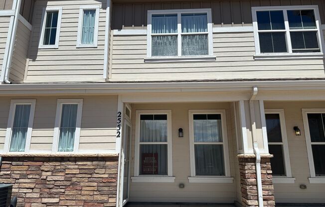 2 Bed 3 Bath Townhouse with 2 Car Attached Garage!!!