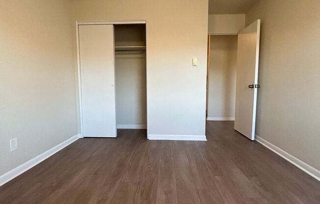 2 beds, 1 bath, 800 sqft, $945, Unit Apt. 4