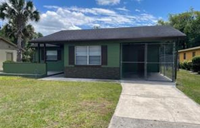 3 Bedroom / 1.5 Bath Cottage Style Sanford Home - AVAILABLE NOW!