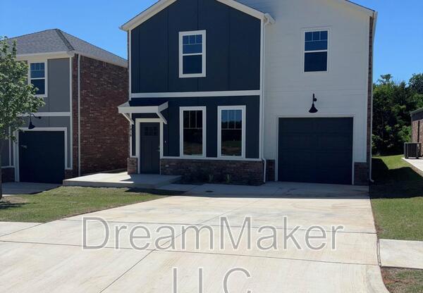 1016 VARENNA LN