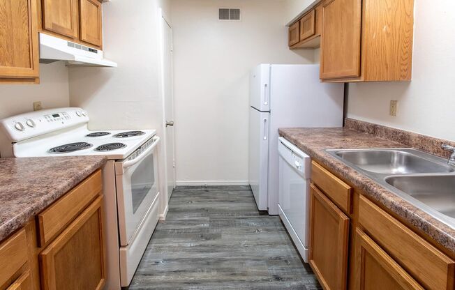 1 bed, 1 bath, 725 sqft, $749