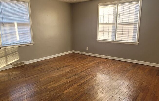 Dundee 2 Bed Townhome!