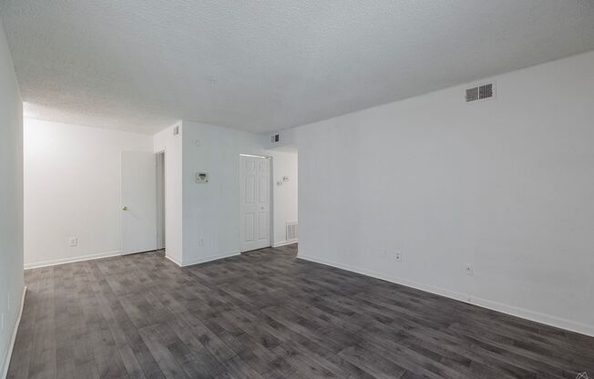 2 beds, 2 baths, 1,016 sqft, $1,195, Unit 2-19E