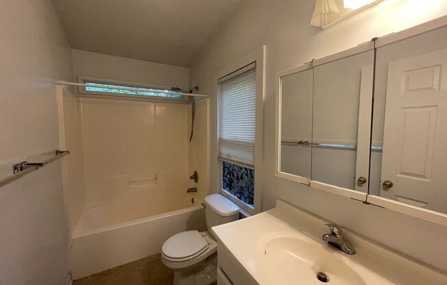 2 beds, 2 baths, $1,700