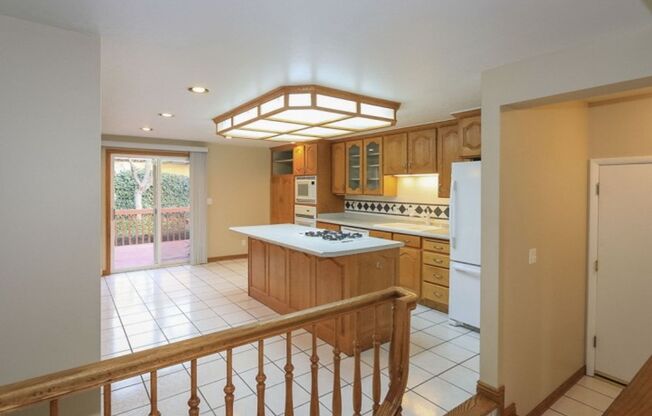 4 Bedroom / 3 Bath Home in Sandy!