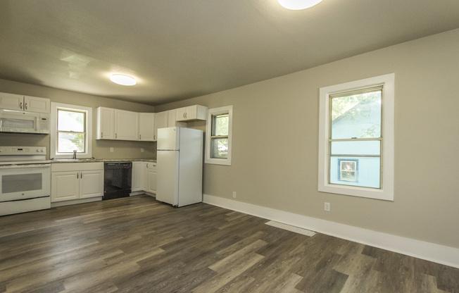 2 beds, 1 bath, $1,095