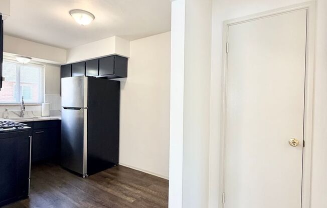 1 bed, 1 bath, 650 sqft, $925, Unit 2815-D