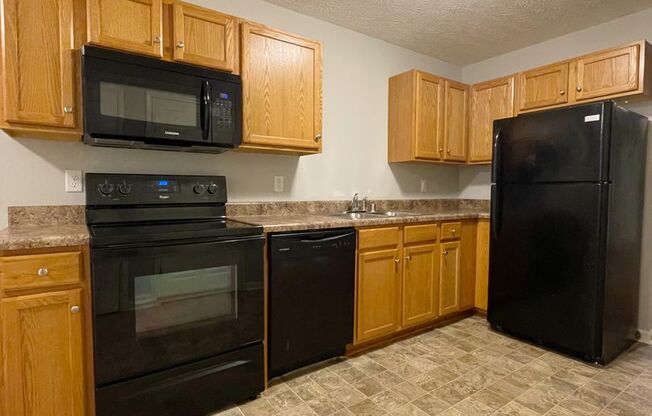 2 beds, 2 baths, $900, Unit 374F