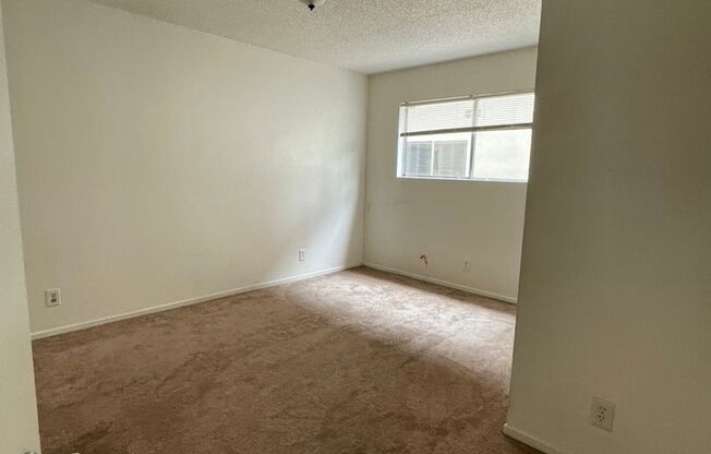 2 beds, 2 baths, $4,000, Unit 1