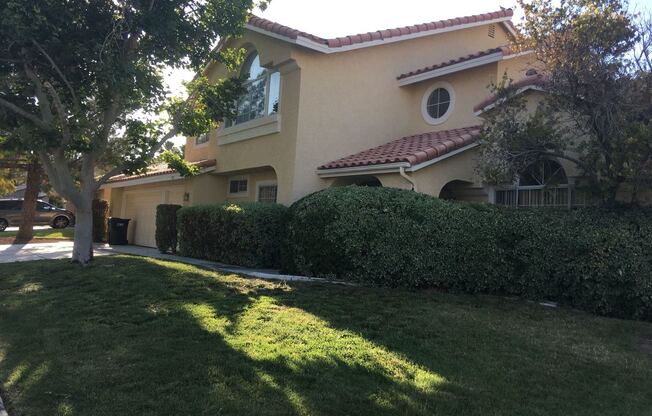 Big Pool Home/Huge Lot/3 car garage/Pets Welcome