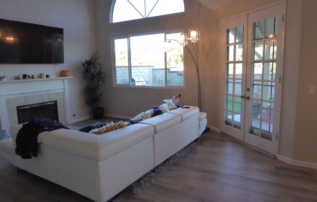 Mountain View Cottages Home for Rent in Saugus!