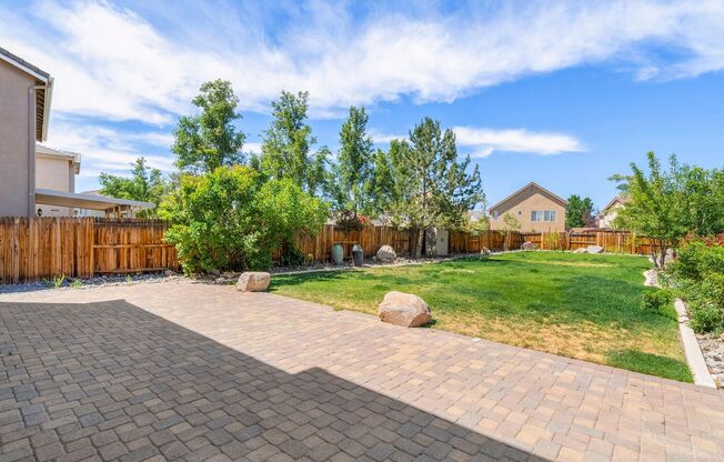 Beautiful 5 Bedroom Home in Prime South Reno Location