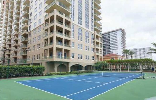 2069 S OCEAN DR UNIT #TH16 HALLANDALE BEACH, FL 33009