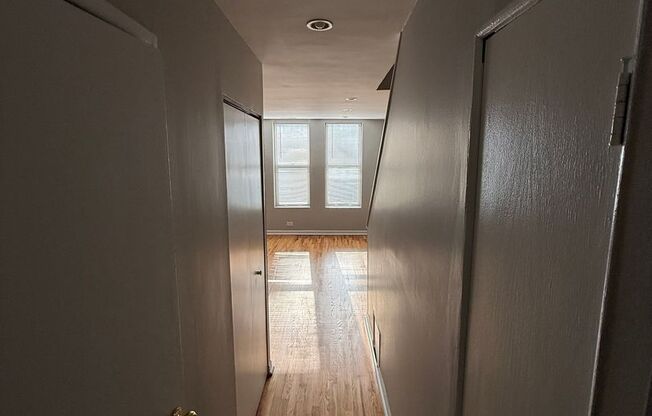 2 beds, 1.5 baths, $2,600, Unit 302