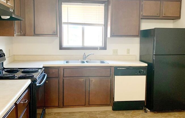 3 beds, 2 baths, 1,200 sqft, $1,345, Unit 17