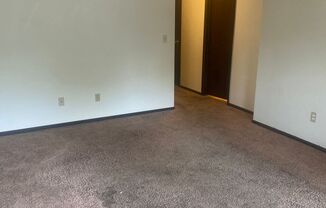 2 beds, 1 bath, $1,200, Unit 1904