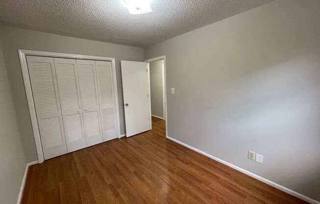 2 beds, 1 bath, $795, Unit 1135 Bridges Unit C