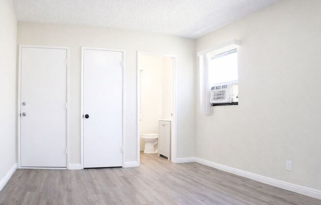 3 beds, 1.5 baths, 1,200 sqft, $2,695, Unit 859-04