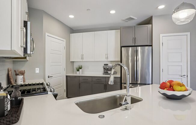 1 bed, 1 bath, 803 sqft, $1,895, Unit 430