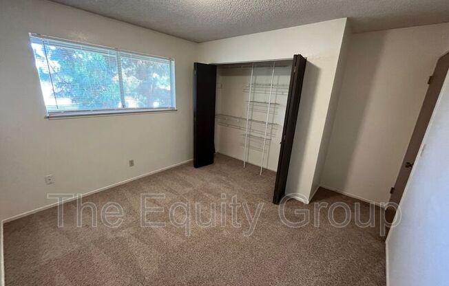 2 beds, 1 bath, 1,000 sqft, $1,350