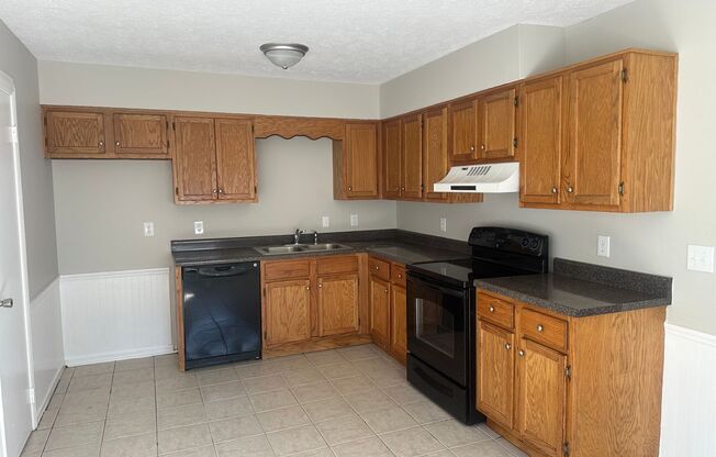 3 beds, 2 baths, $1,100