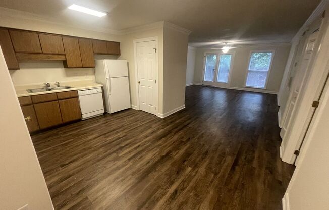 2 Bedroom 2 Bathroom Condo!