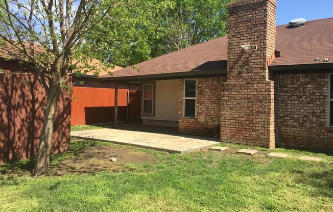 3 bed, 2 bath home in Burleson