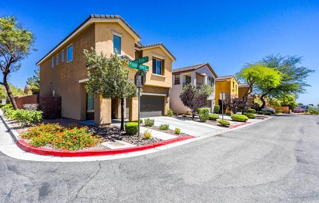 3 Bed, Den and Loft West Las Vegas Beauty