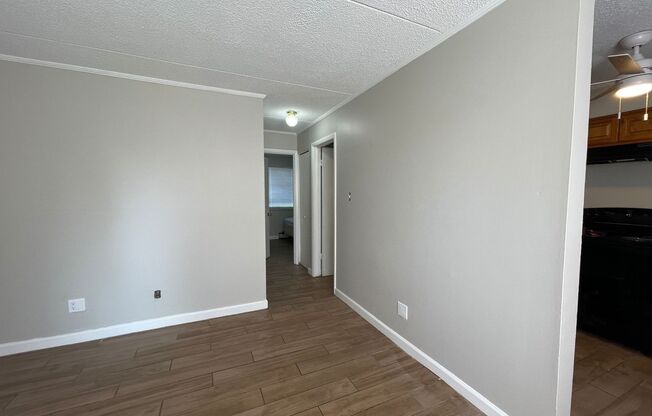 2 Bedroom and 1 Bath Condominium.  Conveniently located near UTK campus