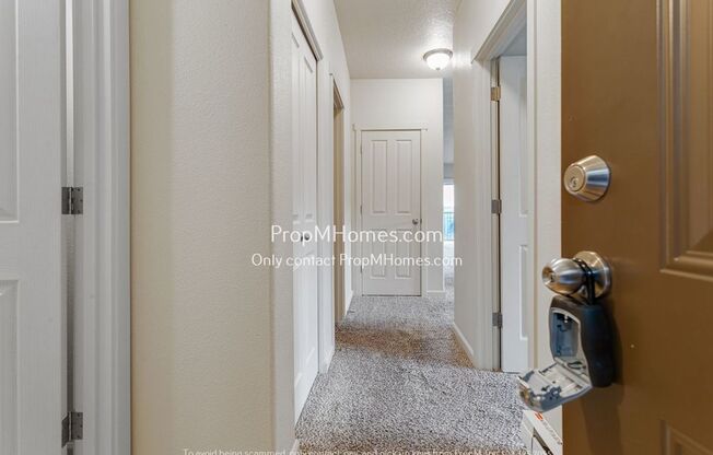 Beautiful Must See Two Bedroom Condo in Cedar Mill Neighborhood!