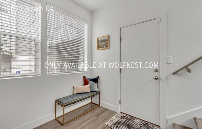 1021 SOHO DR