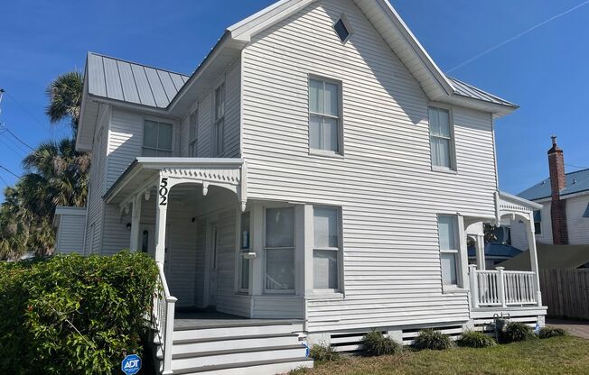 STUNNING Victorian-Style 4 Bedroom, 3 Bathroom DREAM HOME with Intercoastal Views!! MINUTES FROM THE BEACH!! (Lawn Care Included!!)