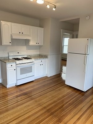 3 beds, 1 bath, 1,000 sqft, $2,750, Unit U