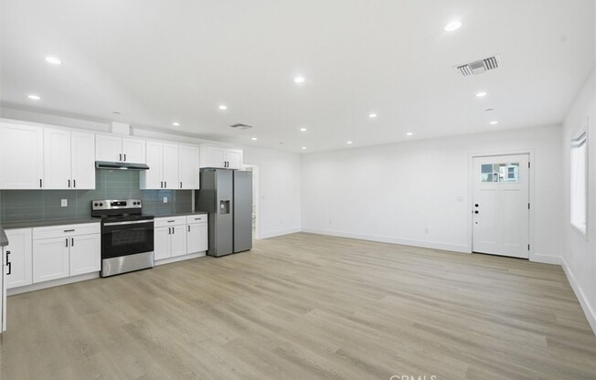 14014 1/2 HUBBARD ST