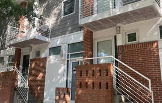 2076 EUCLID AVE