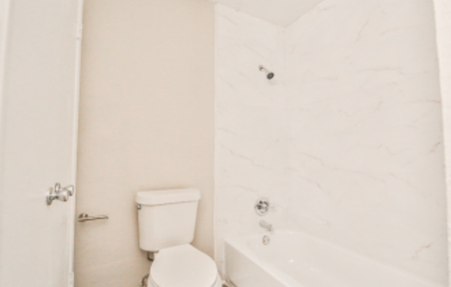 1 bed, 1 bath, 735 sqft, $895