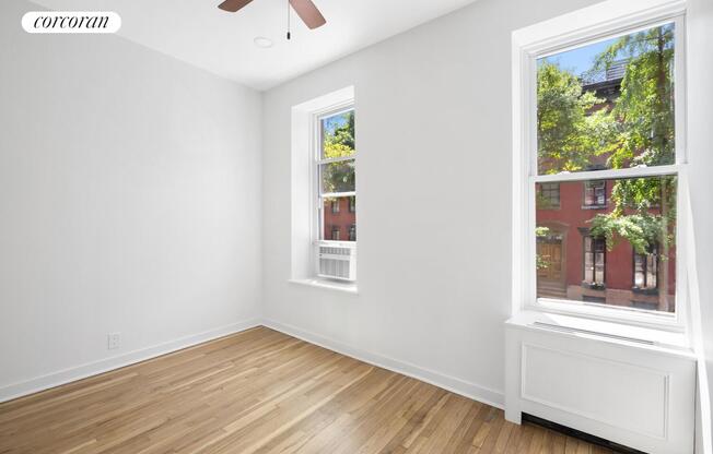 259 W 12 ST