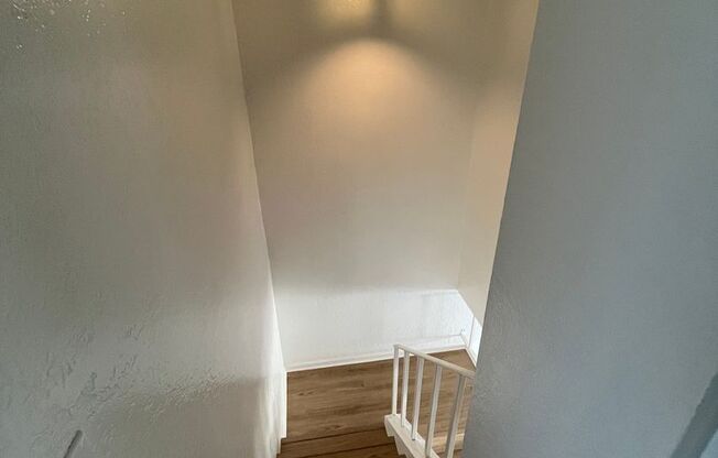 2 beds, 1.5 baths, 900 sqft, $2,550, Unit 75