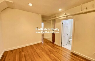 136 Hemenway St