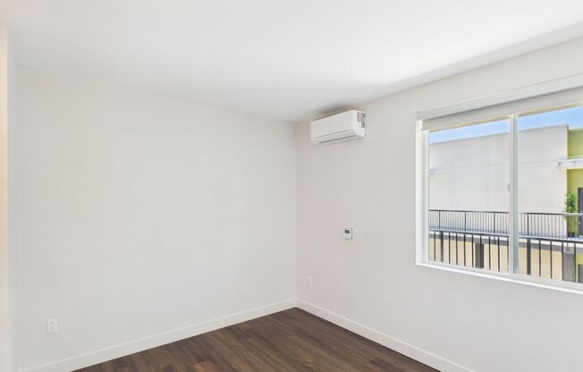 2 beds, 2 baths, $3,045, Unit 301