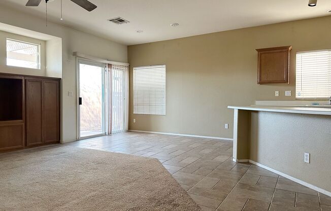 3bd/2bath 1-story home!