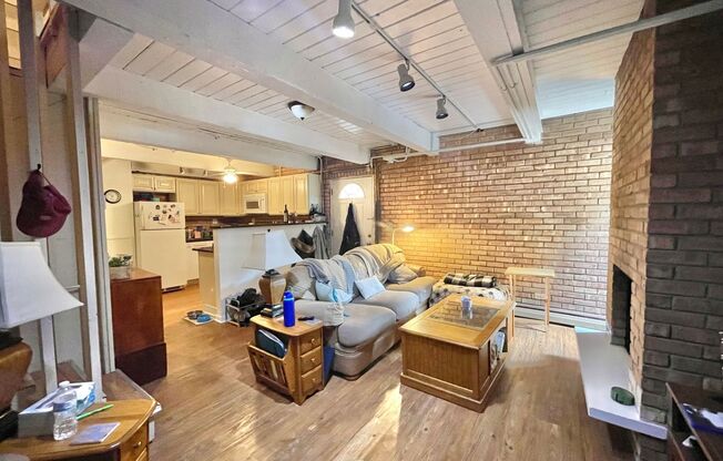 806 S. Loomis St