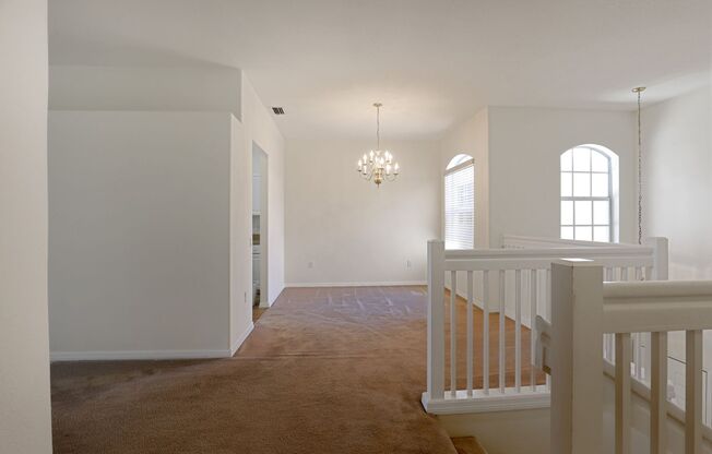 Spacious 3 Bed 2 Bath Condo In Palmer Ranch!!!