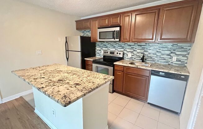 1 Bed/1 Bath Apartment in Community with Great Amenities