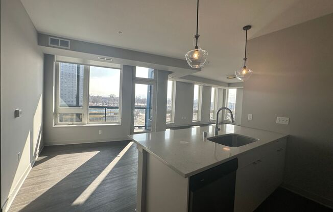 2 beds, 2 baths, 992 sqft, $2,295, Unit 300