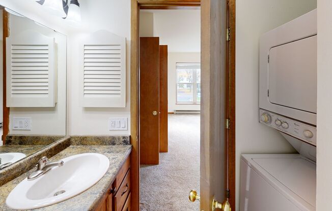 2 beds, 2 baths, 950 sqft, $1,695, Unit 7657CB