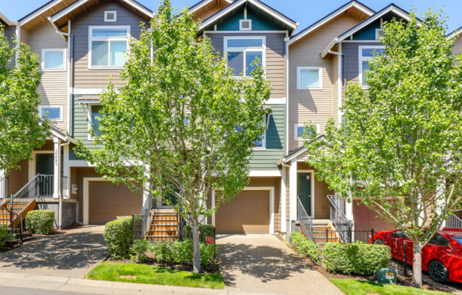 Immaculate 2-Bedroom Townhome in Tanasbourne with Smart Upgrades & High-End Finishes!